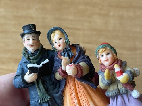 Vintage Christmas village Singing Trio Man, woman, Child. - Picture 2 of 7