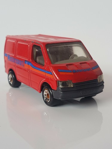 Matchbox Ford Transit 1:63 1986 Motorsport rot