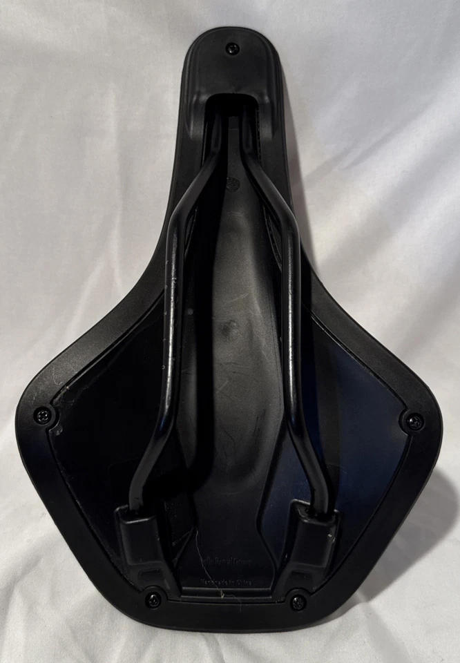 Sillín de bicicleta gigante / despegue de asiento Foto 3 de 4