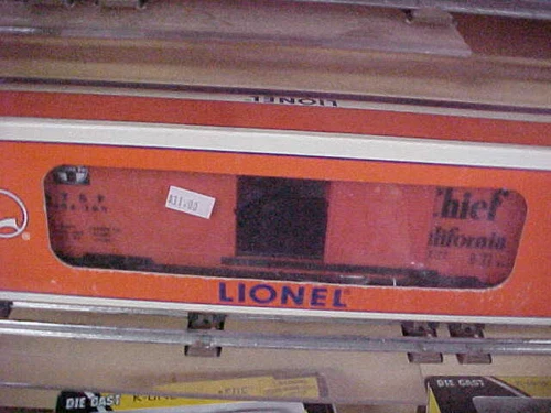 LIONEL,,,,,# 19282,,,,SANTA FE SUPER CHIEF BOXCAR