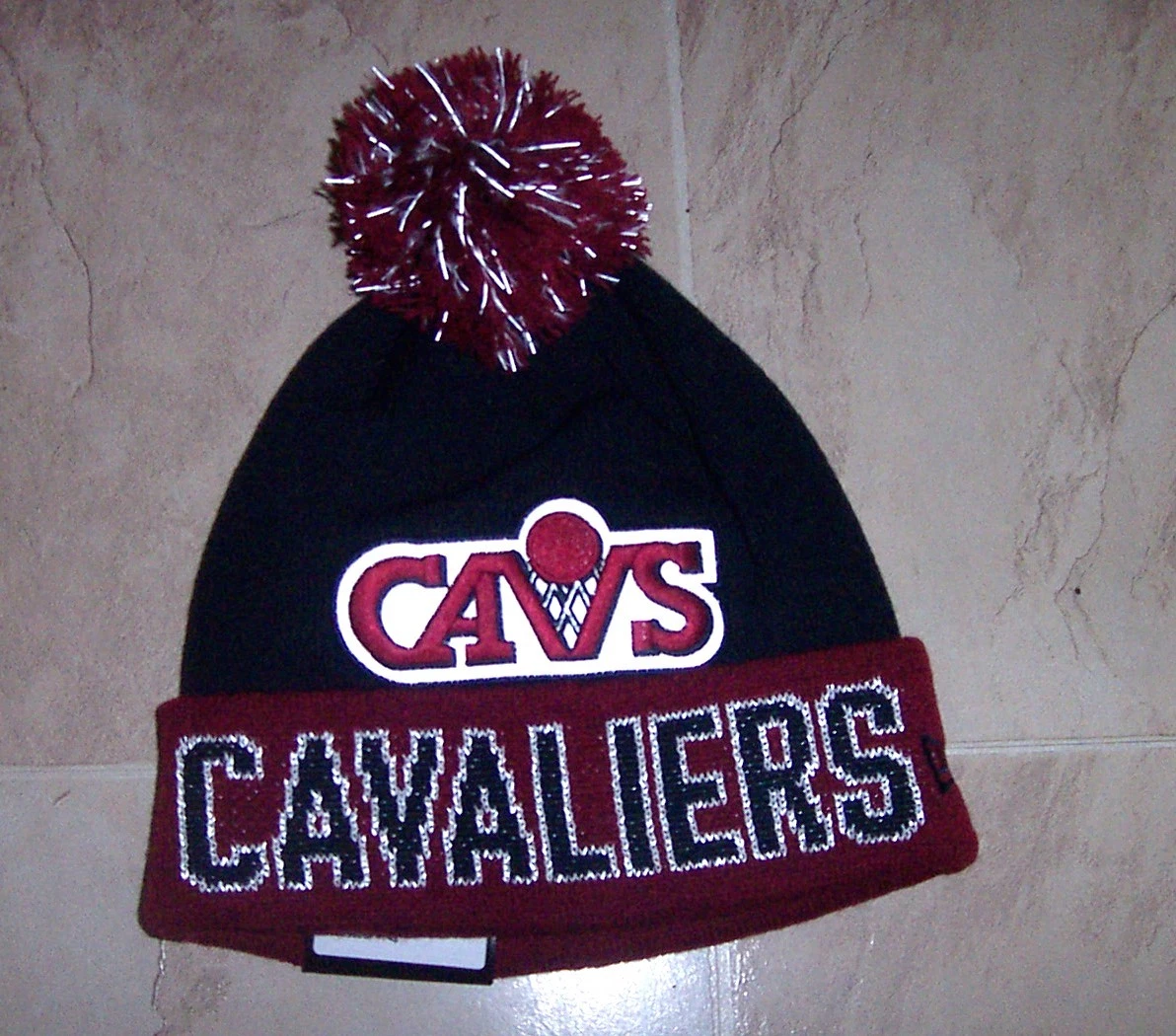 Nwt New Era Reflective Patch Cleveland Cavaliers Cavs Winter Knit Pom Beanie Hat