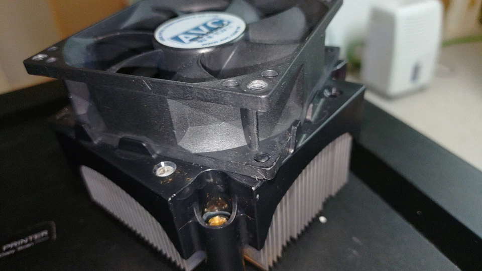 CPU Fan Shroud/4-pin CPU Fan/Heatsink/Backplate Combo for Socket LGA775 - Image 4 of 4