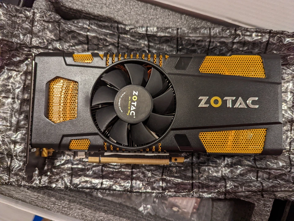 ZOTAC ZT-50703-10M GTX560 OC 1GB 256Bit DDR5 PCI 2x DVI HDMI Graphics Card - Image 2 of 4