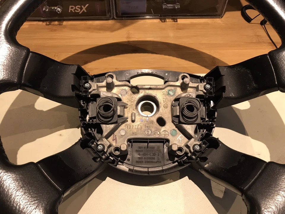 Volante Land Rover Range Rover 2003-2005 QTB000941PVA (versión sin calefacción Foto 2 de 4