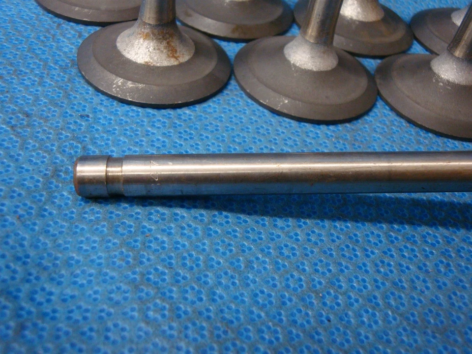 Oldsmobile 455 1972 juego de válvulas de escape 8 OEM Cutlass 98 Delta 88 F85 Rocket V8 Foto 4 de 4