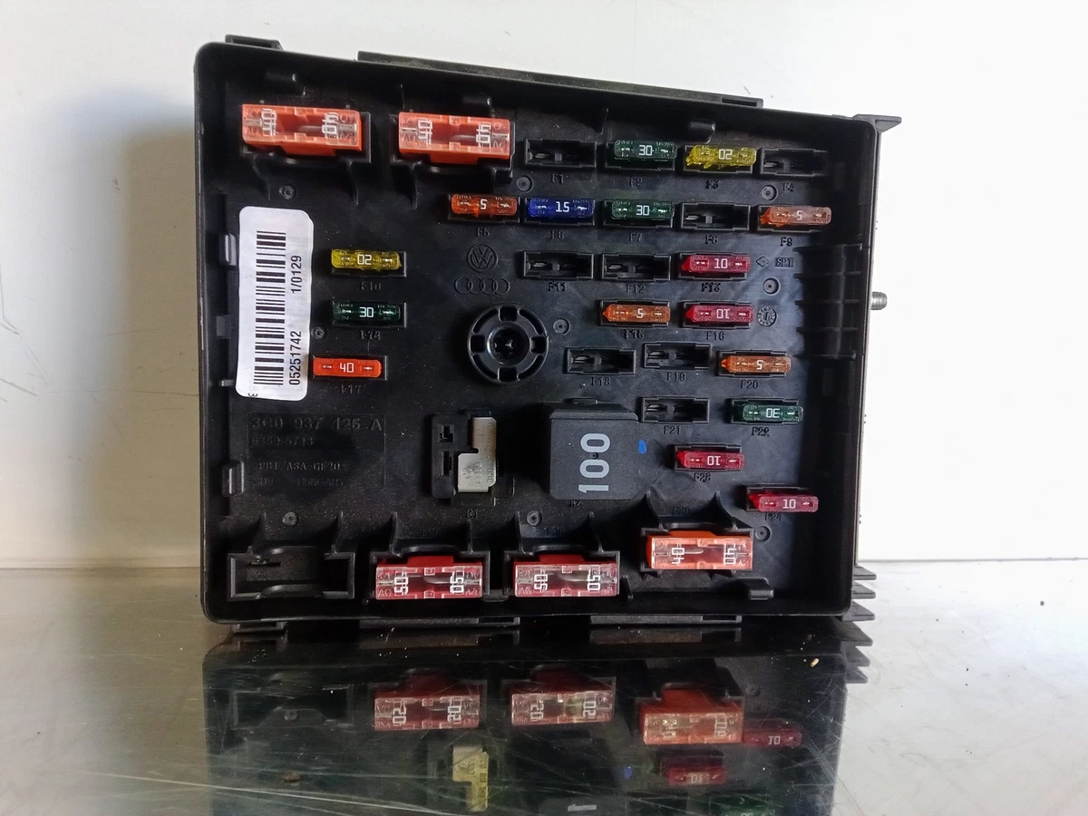3C0937629C - 3C0937125A - 63595743 FUSE BOX UNIT / 566774 FOR 