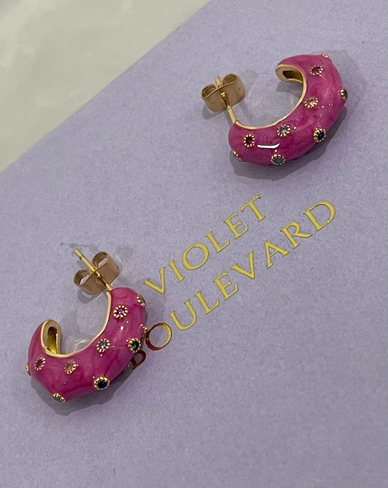 Pendientes de oro amarillo relleno de esmalte fucsia rosa con circonita Foto 3 de 4