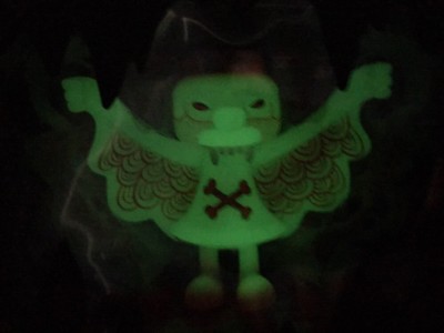Bwana Spoons Super 7 Steven The Bat Glow In The Dark Hard To Find GID Vinyl Rare