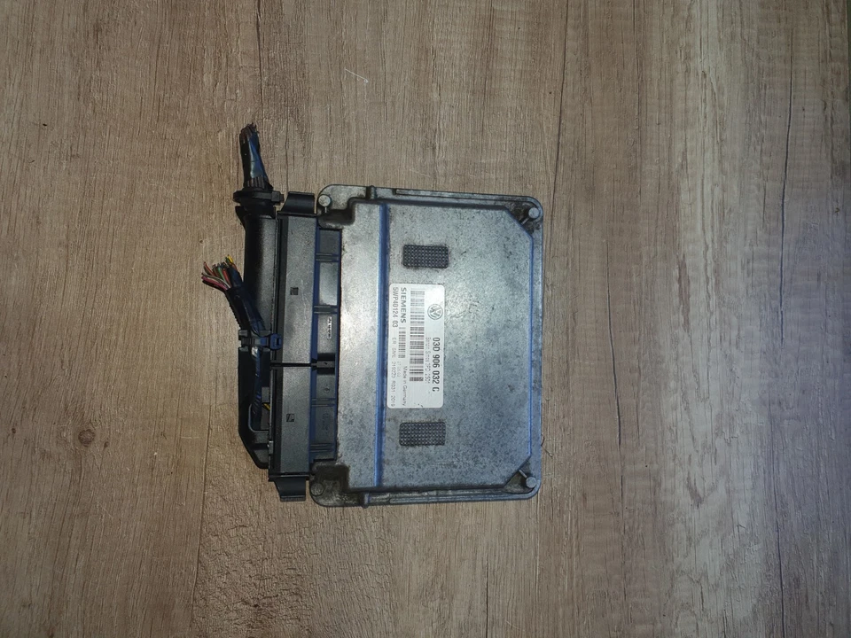 Centralina motore VW Polo 9N 1.2 benzina 40 kW centralina Siemens 03D906032C - Immagine 4 di 4