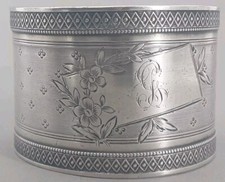 Gro&szlig;er Serviettenring 950er Silber Minerva Frankreich Perlrand floral (114)