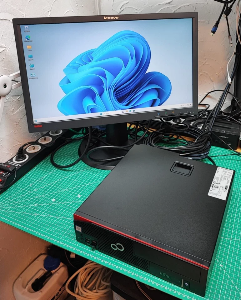 Fujitsu D956/E85+ Intel i5 6500 (ohne RAM und SSD aber mit Win11 Pro Lizenz) Top