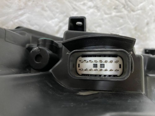 2017-2018-2019-2020 Lincoln continental left headlamp LED OEM - Picture 10 of 14