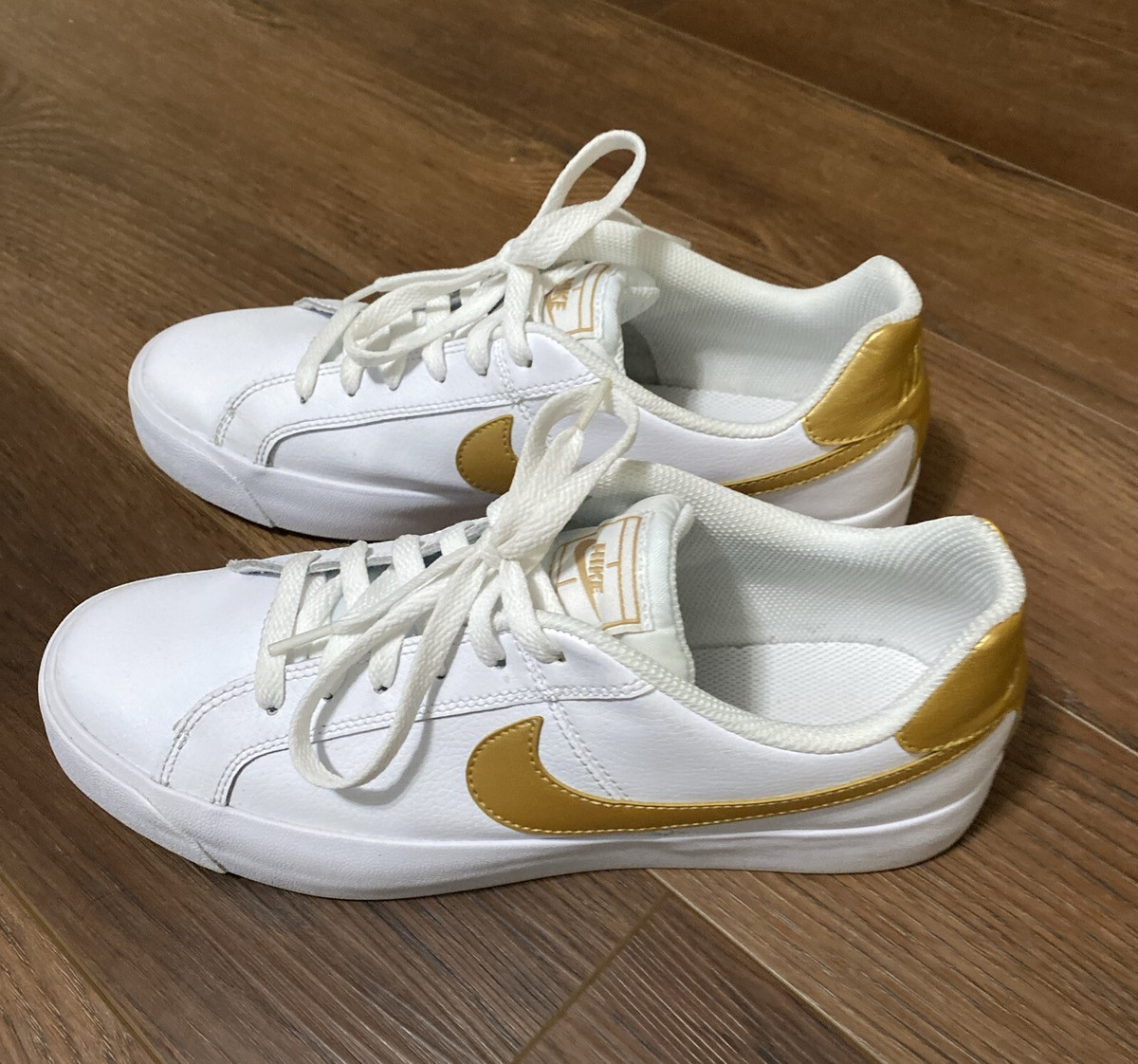 nike court royale ac gold