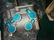 New PAI LFV-5715 E-7 Foot Valve for Mack 745-101818 Bendix