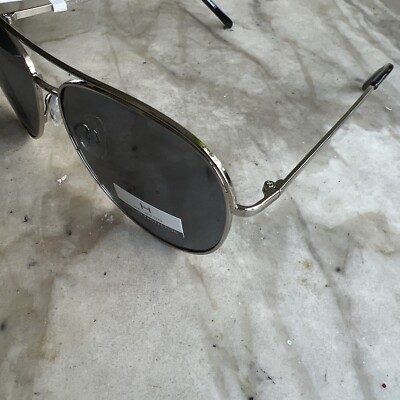 Halston HWS22 Silver Frame Aviator Sunglasses NWT | eBay display picture 1