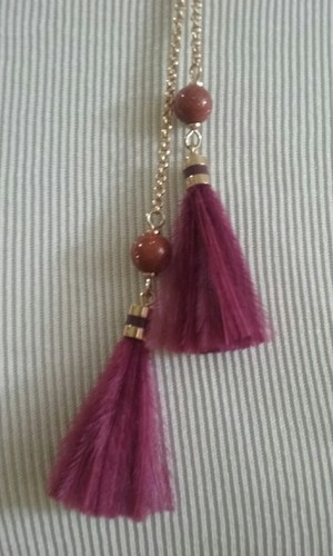 MINI COLLAR COLGANTE BORLA KATE SPADE NUEVA YORK SWING TIME DORADO PLUMA MAGENTA - Imagen 2 de 9