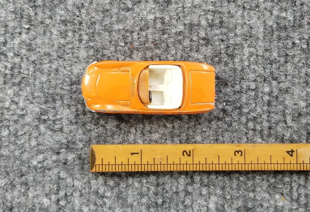 VINTAGE PLAYART TOYOTA 2000 GT 1/64 DIECAST CAR ORANGE HONG