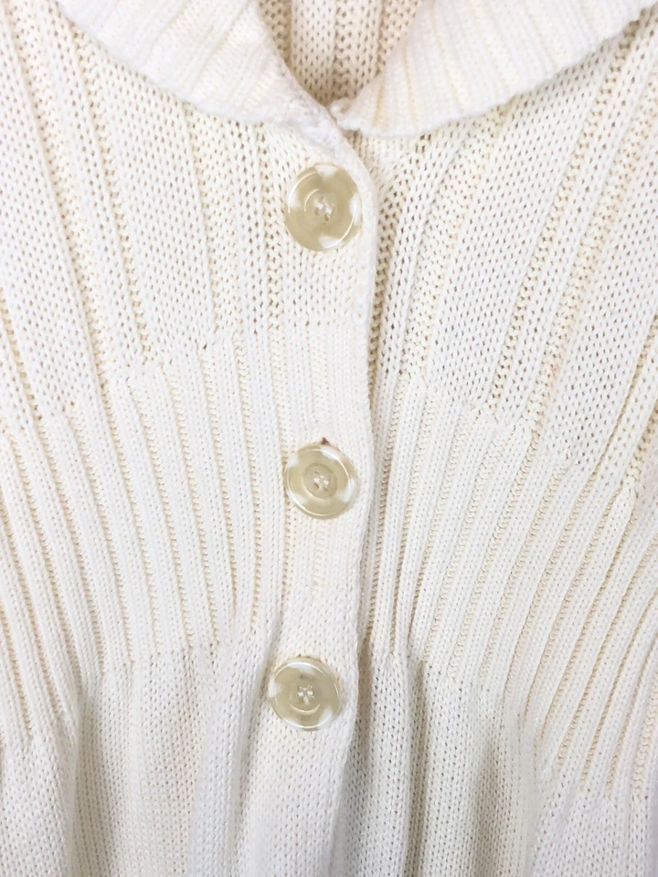 Suéter de moda para mujer Daisy Fuentes talla mediana marfil manga larga cierre de 3 botones Foto 3 de 4