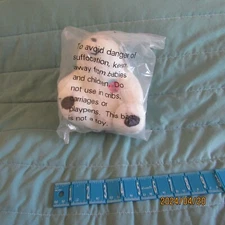 Whataburger Bear - White Coca Cola Christmas - Feliz Navidad-New-Sealed-6"x7"