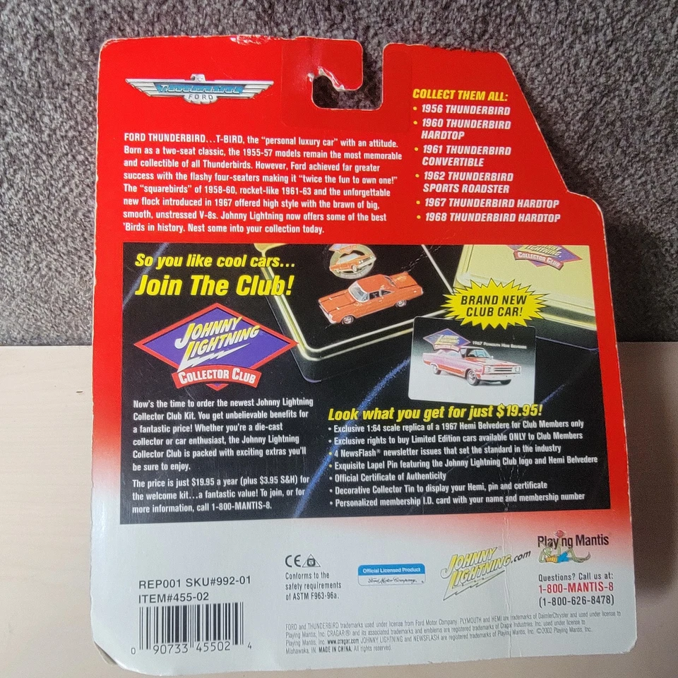Ford Thunderbird 1956 Johnny Lightning rojo blanco techo blando nuevo en caja 2002 Foto 4 de 4