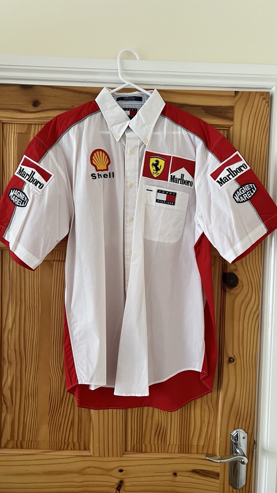 FERARRI MARLBORO TOMMY HILFIGER MENS LARGE MICHAEL SCHUMACHER ERA TEAM PIT SHIRT