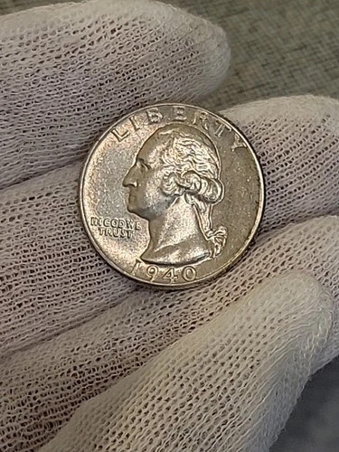 Stunning Au 1944 Silver Washington Quarter.   Lot 008