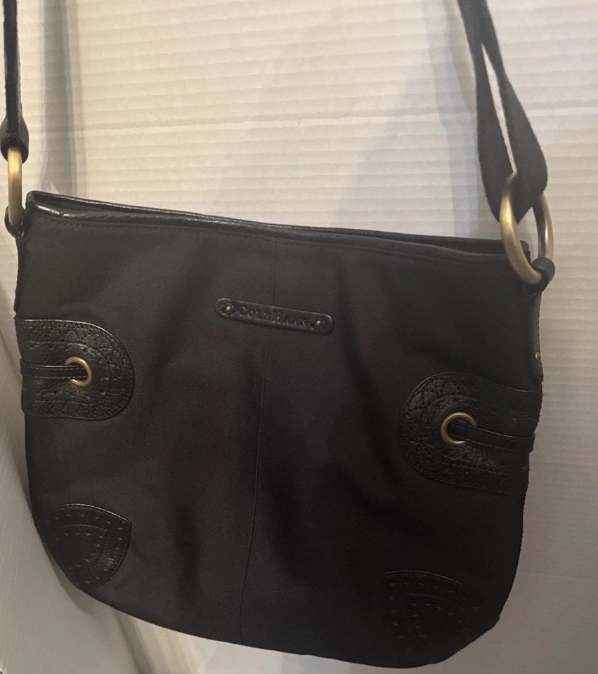 Bolso de hombro Cole Haan de cuero negro/lona Foto 3 de 4