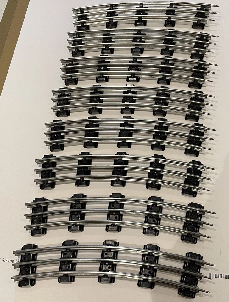 Lionel O Gauge 3-Rail Curves - 16 Pieces Making 54 Inch Dia. Circle - near mint - Image 3 of 4