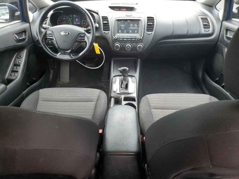 Used Rear Left Door Assembly Rear Side fits: 2017 Kia Forte Sedan Rear Left Grad Foto 3 de 4