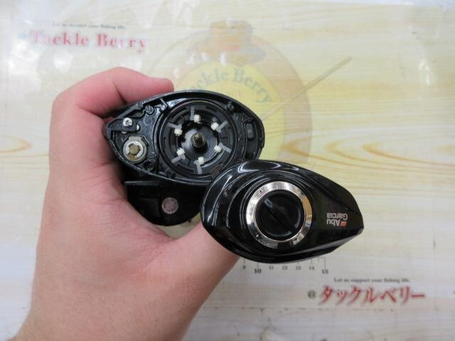 revo elite 8 ivcb 左　abugarcia s-l400.jpg