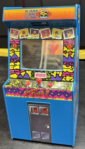 Vintage Street Fighter II Talking Arcade Bank 1993 Capcom Works Rare Electronic - Picture 4 of 11