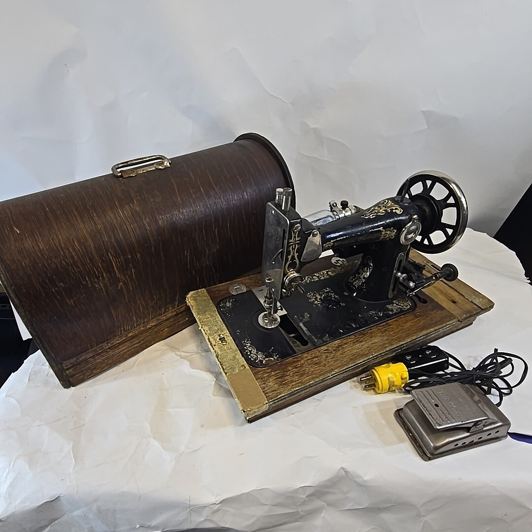 Antique Western Electric, Wilcox & Gibbs Sewing Machine W/Foot