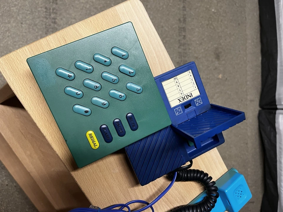 Unique Vintage Retro 1990s Designer Corder Blue Green Corded Phone - Image 3 of 4