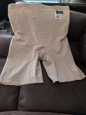 Assets By SpanxShaping High Waisted Mid Thigh Short  Size XL NWT Free Ship