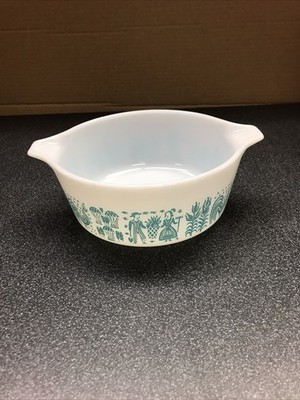 Vintage MCM Pyrex Amish Turquoise 472 1  1/2 pt Casserole Dish No lid