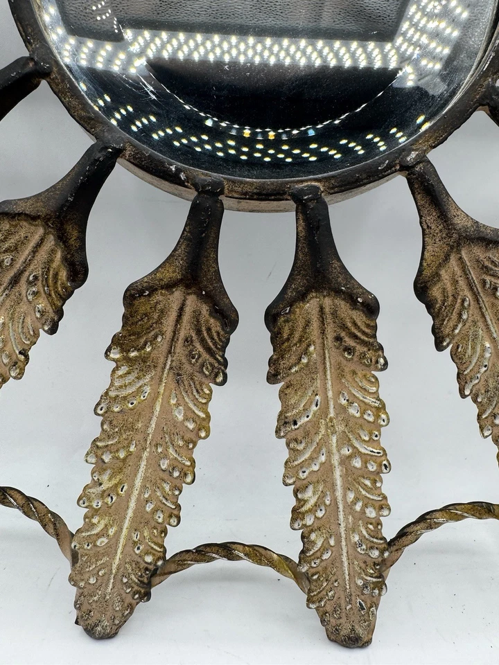 Espejo de pared de hoja de metal Uttermost 19 pulgadas Patrón de hojas redondas Sunburst vintage Foto 4 de 4