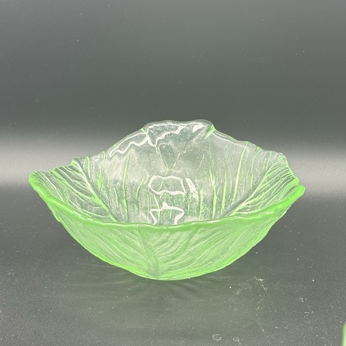 Vintage VIKING Glass Spring Green Cabbage Leaf Salad Serving Bowl And Salad Bowl - Picture 11 of 13