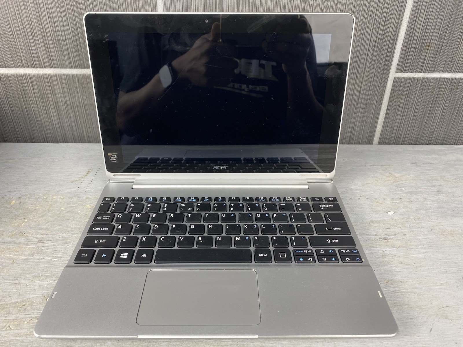 AS-IS Acer Aspire Switch 10 Intel Atom For Parts *Please Rea