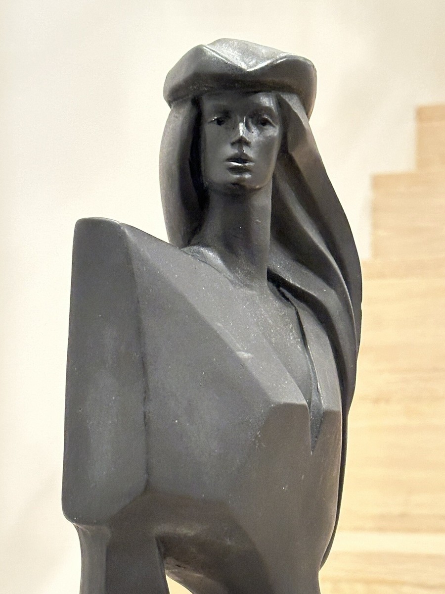 洋書 SCULPTURE 20th Century Concrete Lady Bust Attributed to Chuck Dodson