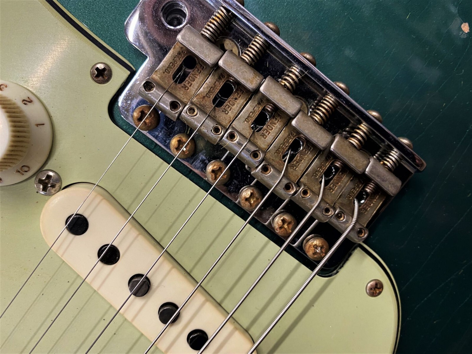 In Store 1962 Fender Stratocaster Limited Edition ’62/’63 Sherwood Green 2022 - Picture 12 of 20