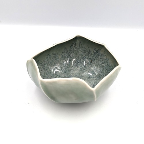 Signed TIA Handmade Porcelain Shell Bowl Folded Leaf Swirl Art Pottery Vintage 6