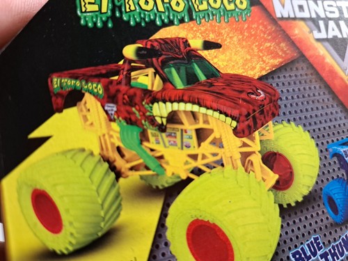 Monster Jam El Toro Loco Zombie Vs Hunter Truck 1:24 Large Toxic Spinmaster - Picture 8 of 8