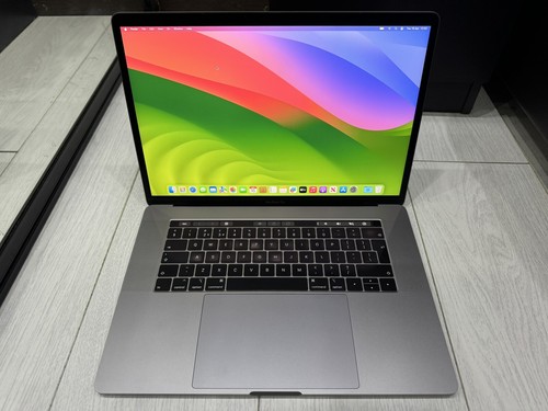 Apple MacBook Pro Retina 15.4” 2018 256GB SSD 32GB Ram 2.9GHz 6-Core i9 Pro 560X - Afbeelding 2 van 18