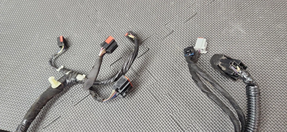 Arnés de tablero Ford Mustang GT 2014 5,0 "ER3T-14401-G281T" OEM Foto 3 de 4