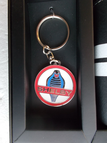SHELBY COBRA WALLET + KEYRING GIFT SET - NEW IN PRESENTATION BOX - FORD GT - Picture 5 of 17