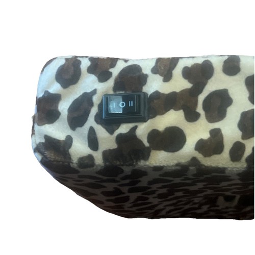 Massaging Neck Vibrating Pillow Relaxation Home/Office Leopard Hi Low Batteries - Picture 3 of 4