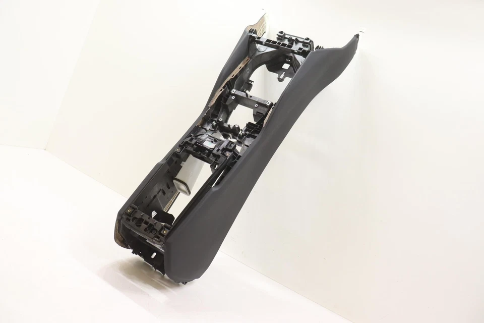 BMW 540I G30 2017-2023 consola central delantera marco base fabricante de equipos originales negro_LCFK Foto 2 de 4