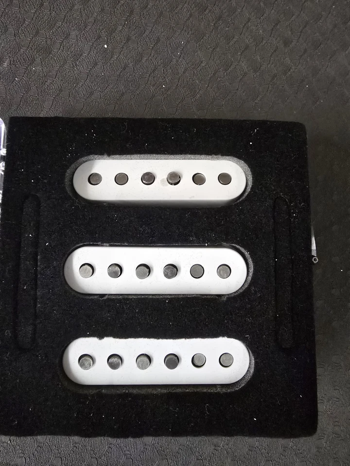Juego de pastillas Stratocaster Fender Custom Shop '69 originales - blancas - Foto 2 de 3