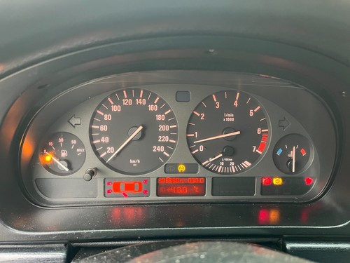 BMW E39 M52 Benzin Schaltgetriebe OEM Kombiinstrument Tacho KM/H