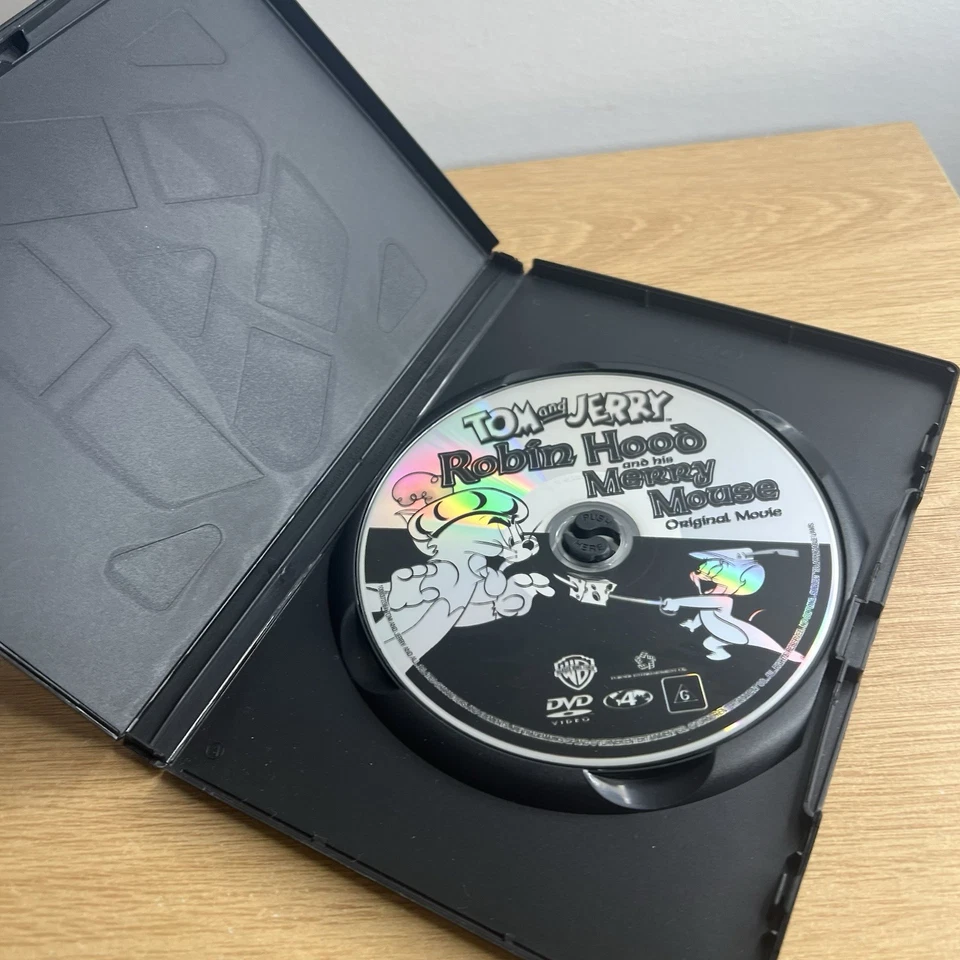 Tom and Jerry: Robin Hood and His Merry Mouse DVD Region 4 - Image 4 of 4